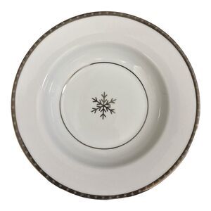 Target First Frost Arctic Solstice 9 Inch Rimmed Soup Bowl-Mint Condition 2010